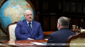 Лукашэнка прапануе разгледзець пытанне аб увядзенні адказнасці за атрыманне зарплат у канвертах