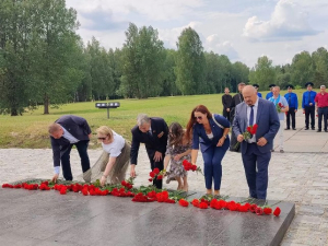 В Хатыни почтили память жертв Великой Отечественной войны