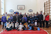 Областная ГАИ и хоккеисты минского «Динамо» посетили школу-интернат в Вилейке