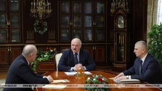 &quot;Эканоміка перш за ўсё&quot; - Лукашэнка арыентуе банкі на крэдытаванне рэальнага сектара, але без &quot;паветраных грошай&quot;