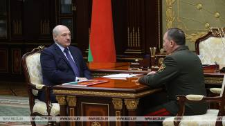 Лукашэнка абмеркаваў з міністрам абароны задуму беларуска-расійскага вучэння &quot;Захад-2021&quot;